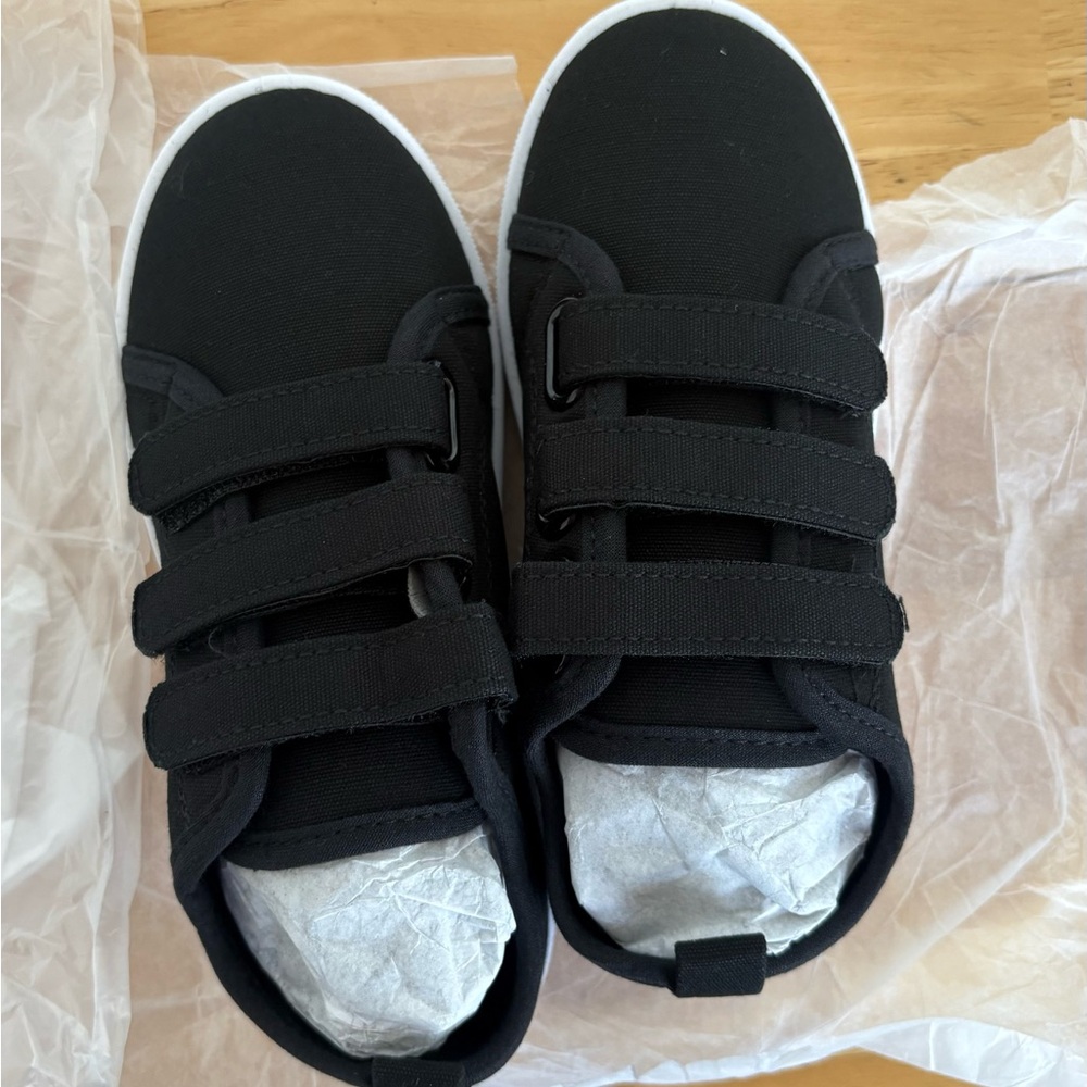Black Sneakers!